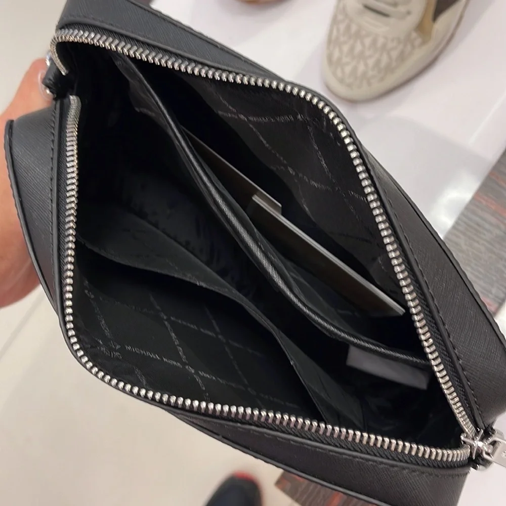 Michael Kors Jet Set Item Large East West Zip Crossbody Leather Black - Picture 7 of 16